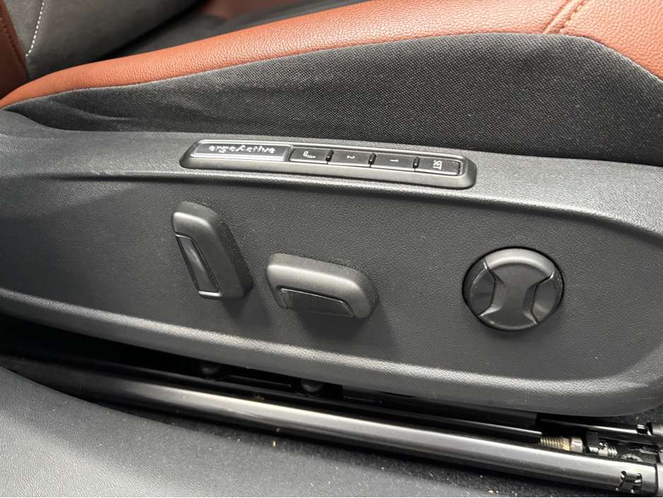 2022 Volkswagen ID.4 - image 9