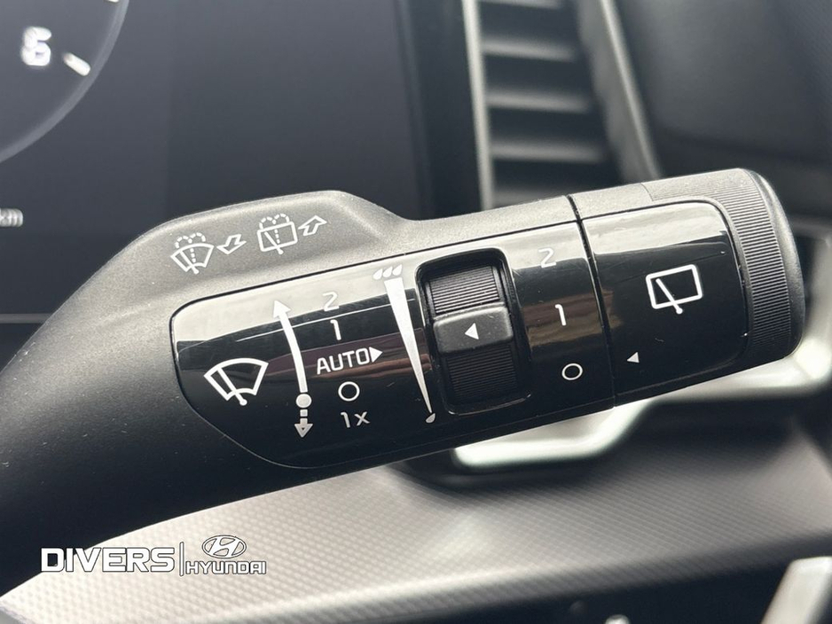 2022 Kia Sportage - image 24