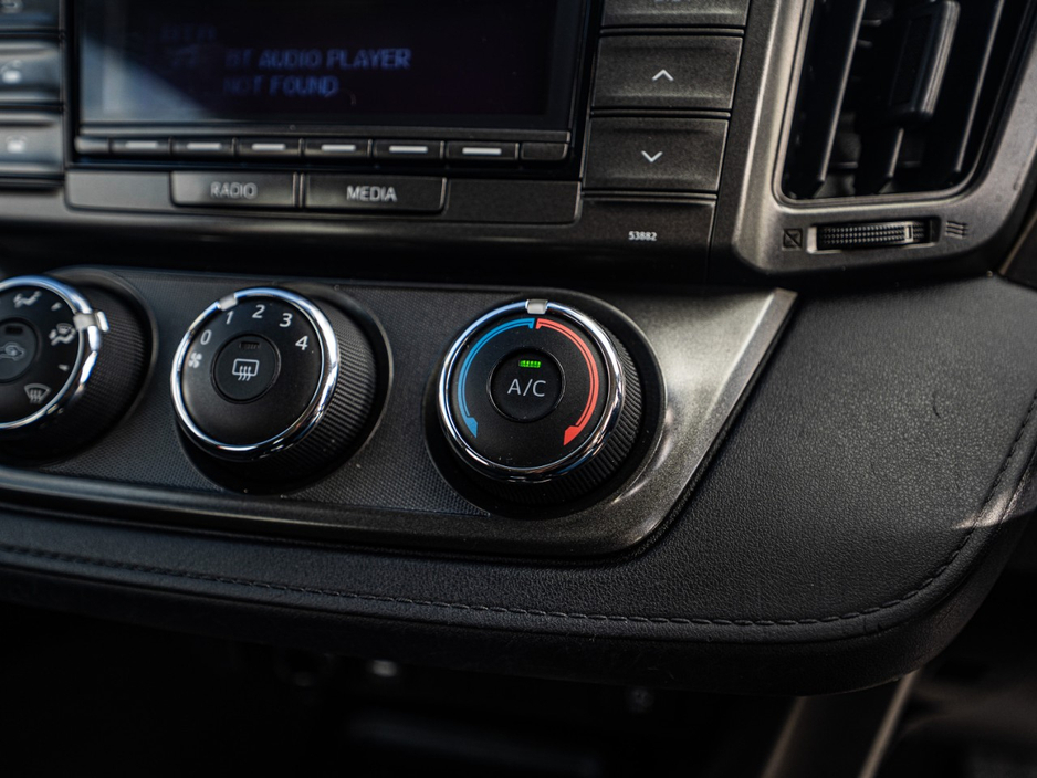 2014 Toyota Rav4 - image 21