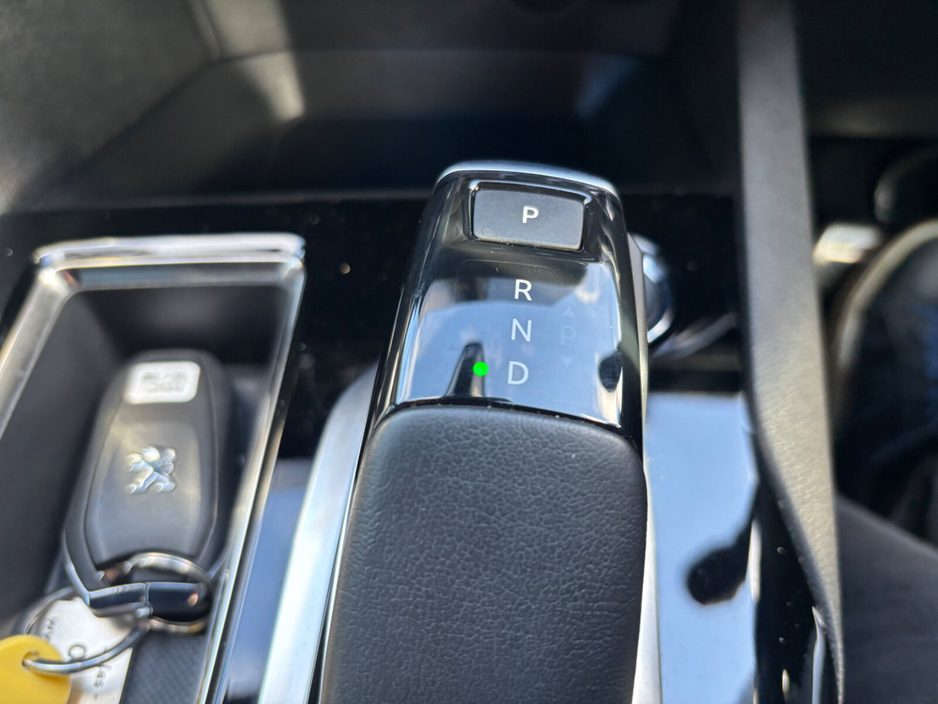 2023 Peugeot 3008 1.2 PureTech 130bhp Auto 6.4 Allure €31,950