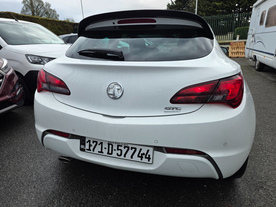 2017 Vauxhall Astra - image 4