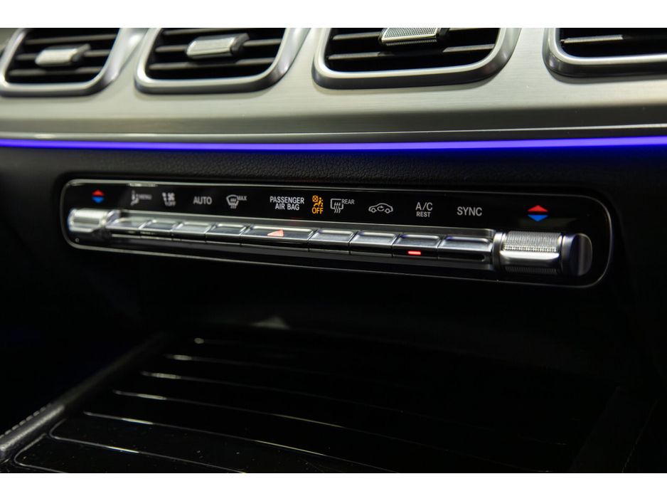 2022 Mercedes-Benz GLE Class - image 23