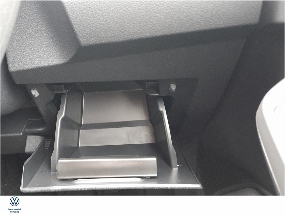 2025 Volkswagen Caddy - image 30