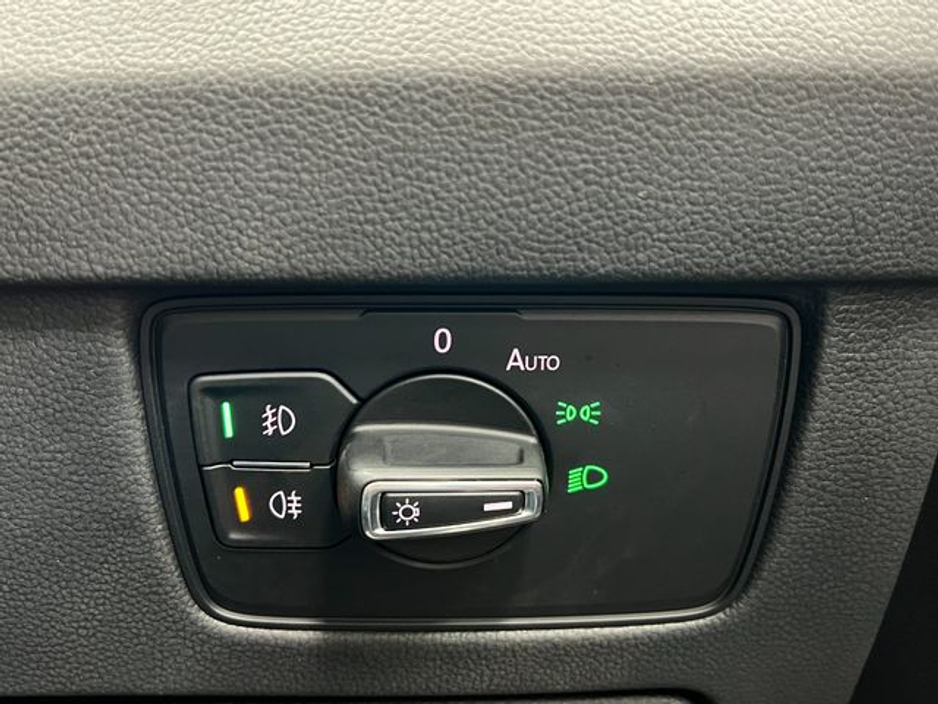 2018 Volkswagen Passat - image 27