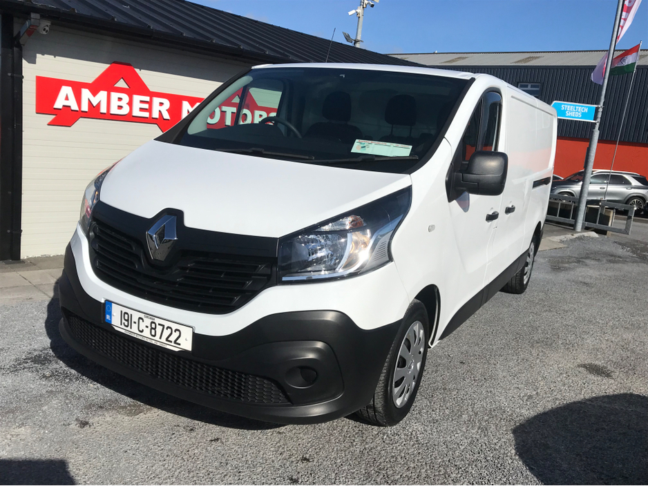2019 Renault Trafic - image 13