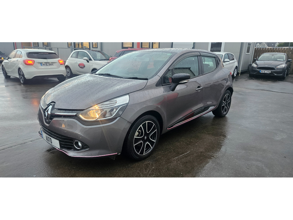 2015 Renault Clio lutecia automatic 1.2 petrol dynamique low kms €8,995