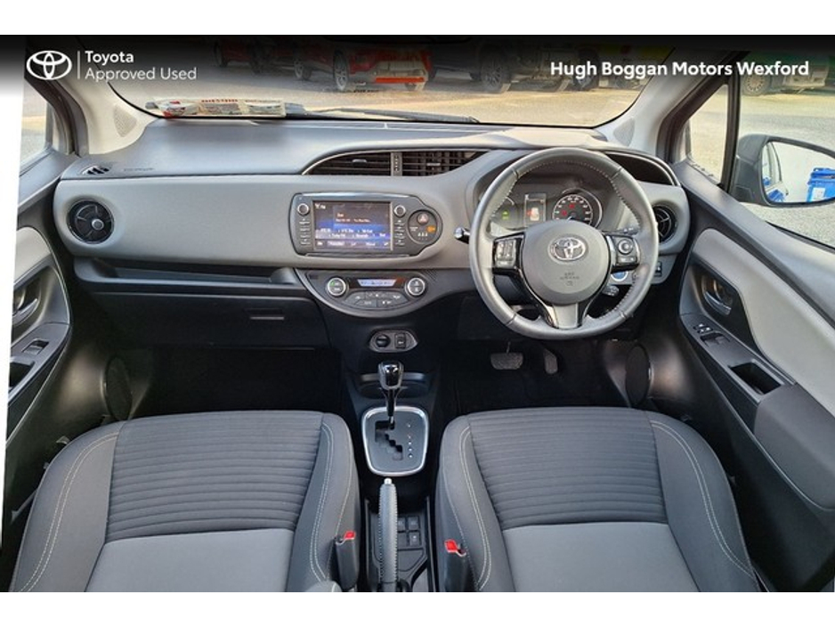 2018 Toyota Yaris - image 8