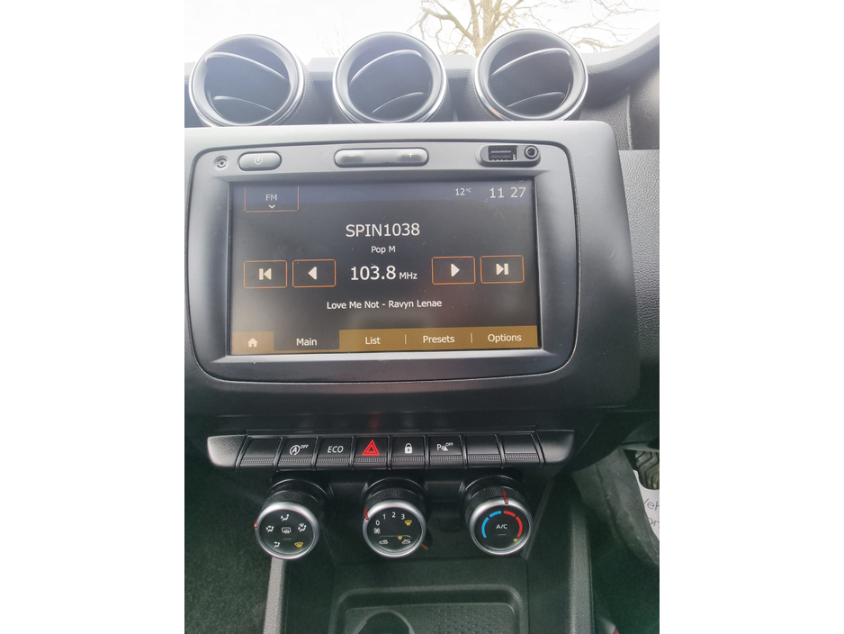 2021 Dacia Duster - image 28