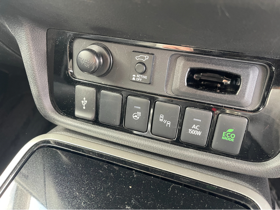 2020 Mitsubishi Outlander (Very Low Km's) HYBRID 2.4 PHEV AUTOMATIC 5DR MODEL  www.bolandscarcentre.ie €24,900