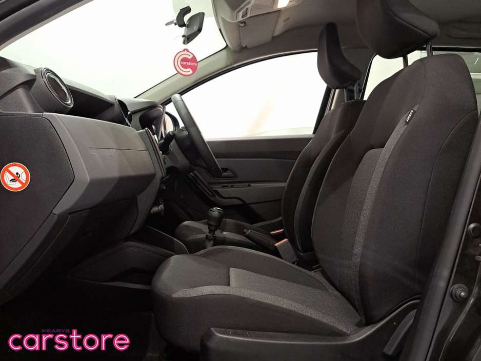 2023 Dacia Duster - image 9