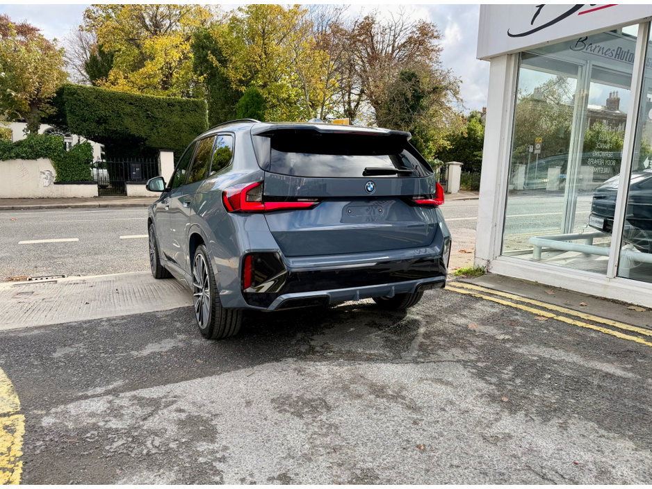 2023 BMW X1 - image 3