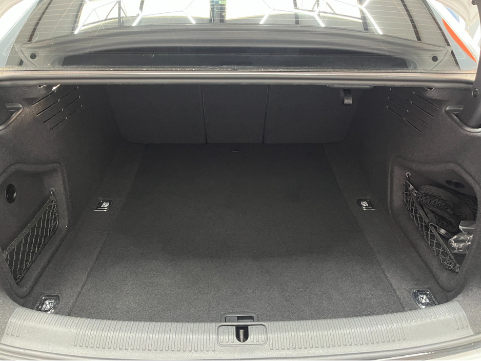 2018 Audi A4 2018 AUDI A4 TFSI 1.4 AUTOMATIC / CRUISE CONTROL / REVERSE CAMERA / HEATED SEATS / PADDLE SHIFTERS