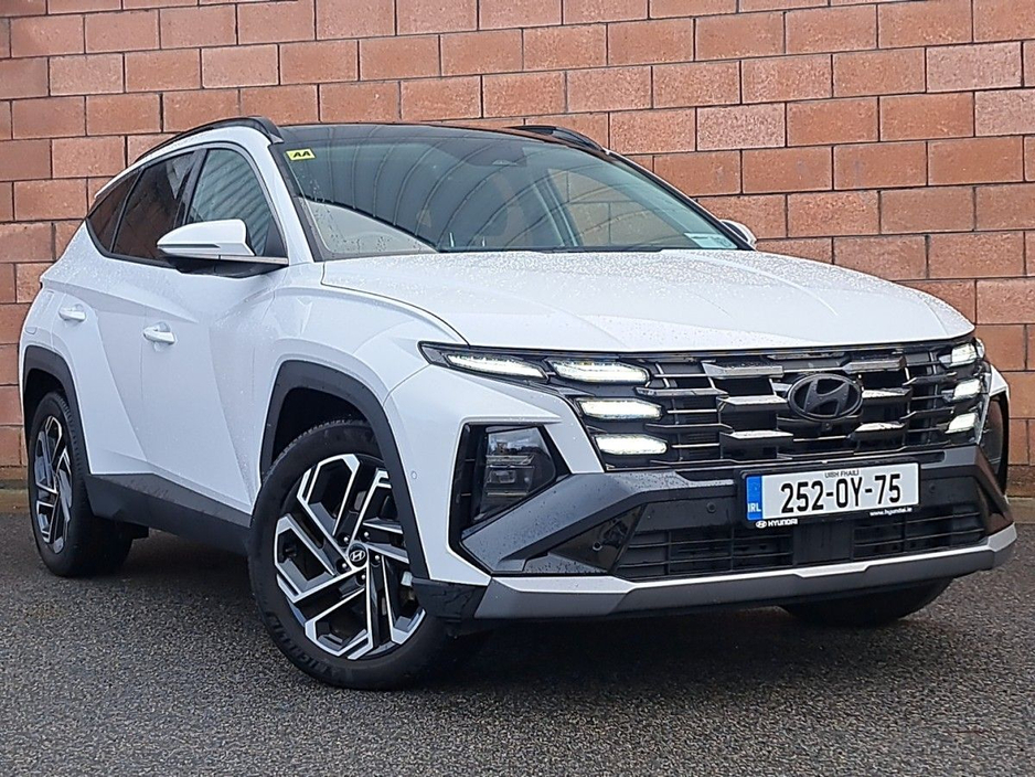 2025 Hyundai Tucson Platinum Automatic Plug in Hybrid with panomaric sunroof. €47,450