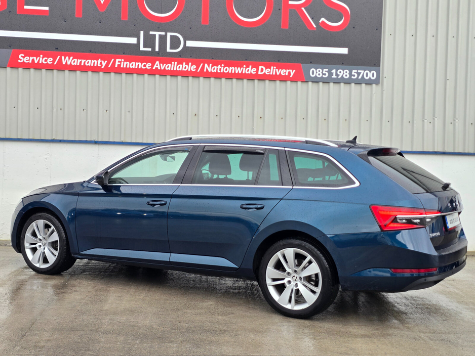 2020 Skoda Superb - image 8