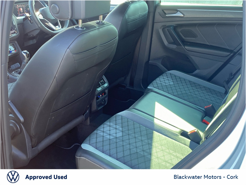 2022 Volkswagen Tiguan - image 23