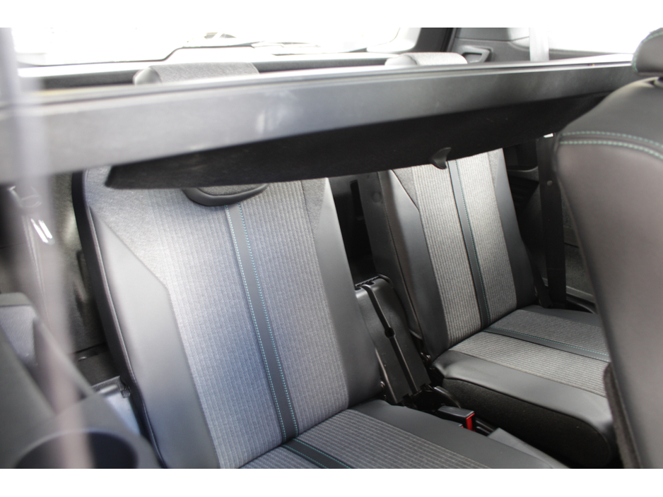 2022 Peugeot 5008 - image 17