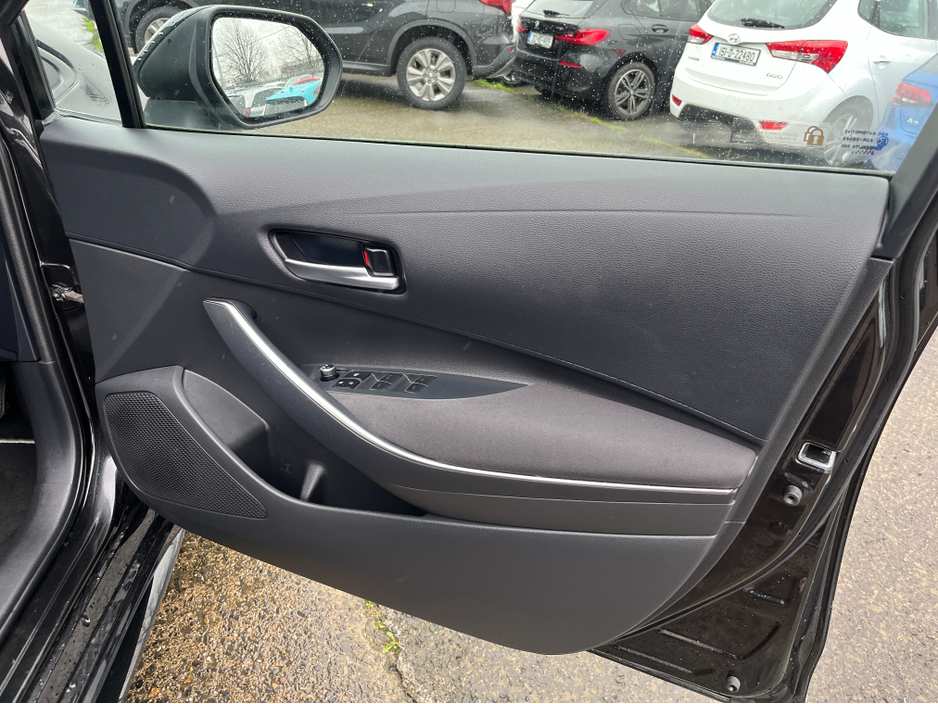 2023 Toyota Corolla LUNA HATCHBACK AUTOMATIC 1.8 PETROL //LOW MILES//REVERSE CAMERA//ADAPTIVE CRUISE CONTROL//CARPLAY// €24,950