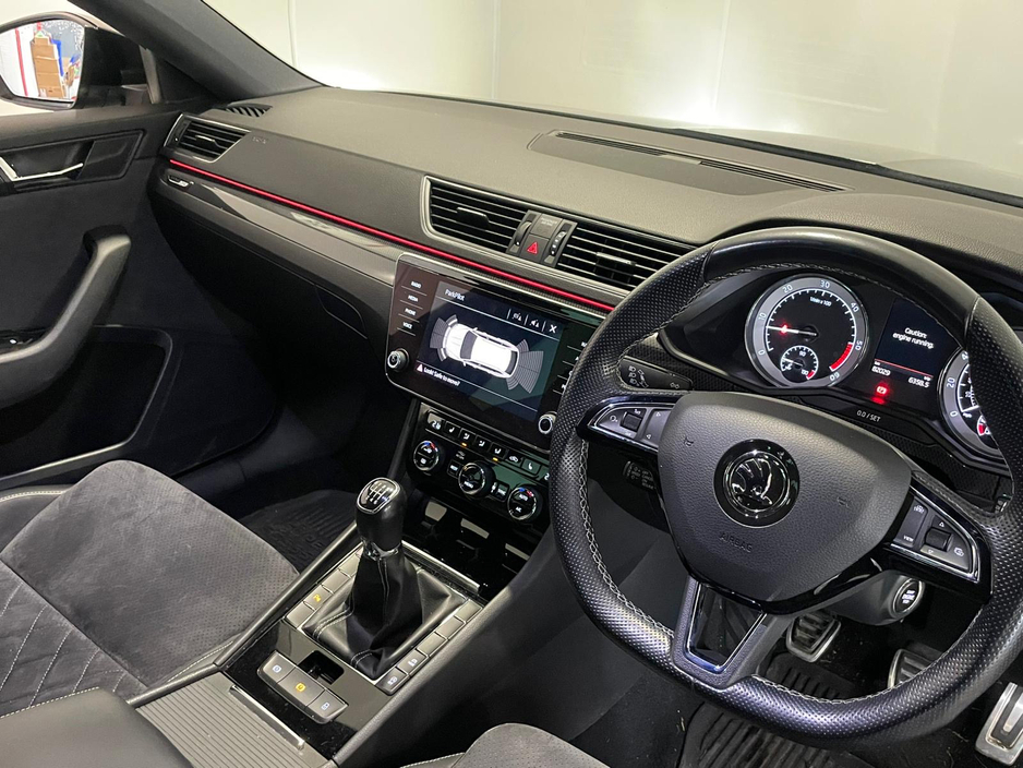 2019 Skoda Superb - image 17