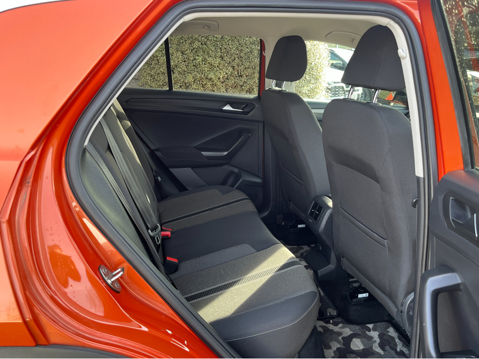 2020 Volkswagen T-Roc - image 10