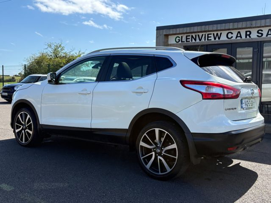 2014 Nissan Qashqai - image 6