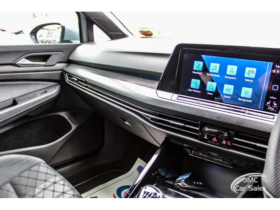 2024 Volkswagen Golf - image 18