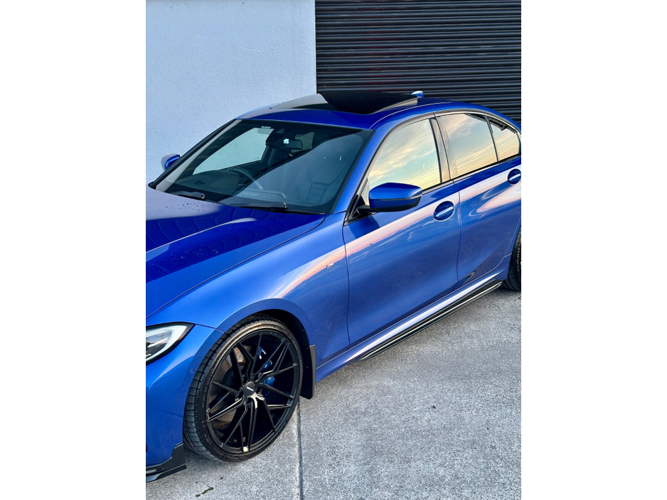 2019 BMW 3 Series - image 3