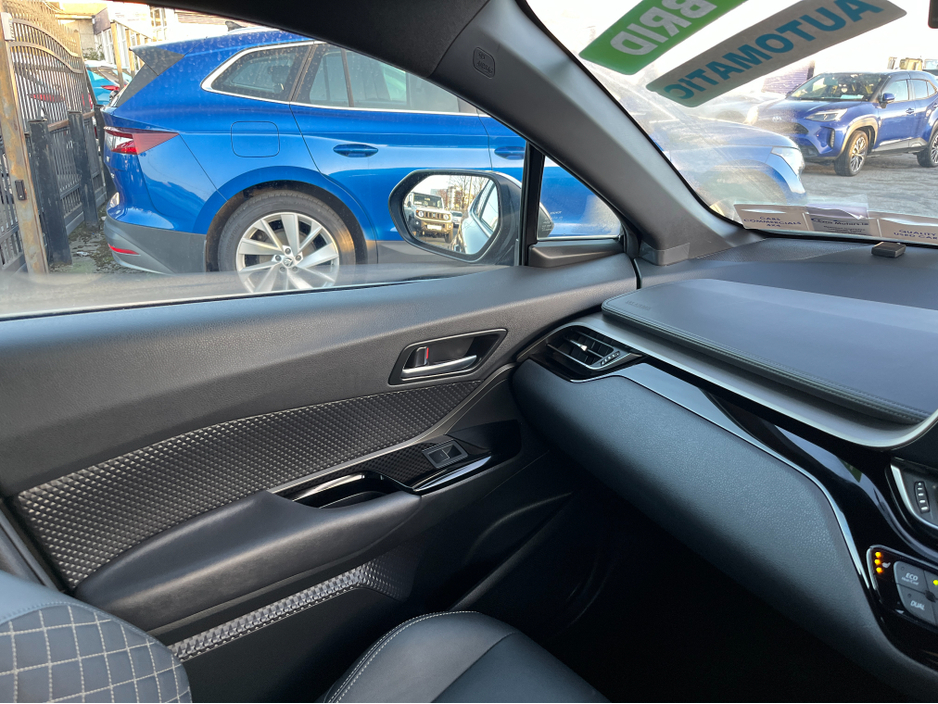2023 Toyota C-HR SOL HYBRID AUTOMATIC 1.8 PETROL //LOW MILES//HIGH SPEC//HALF LEATHER HEATED SEATS//360 PARKING CAMERAS//KEYLESS ENTRY// €29,950