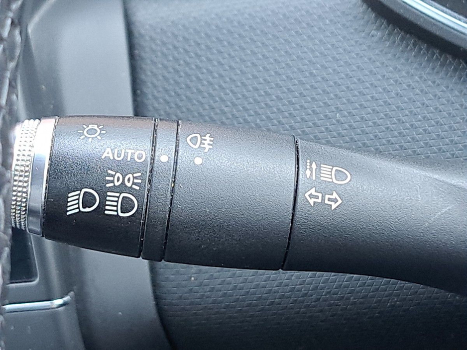 2020 Renault Clio - image 19