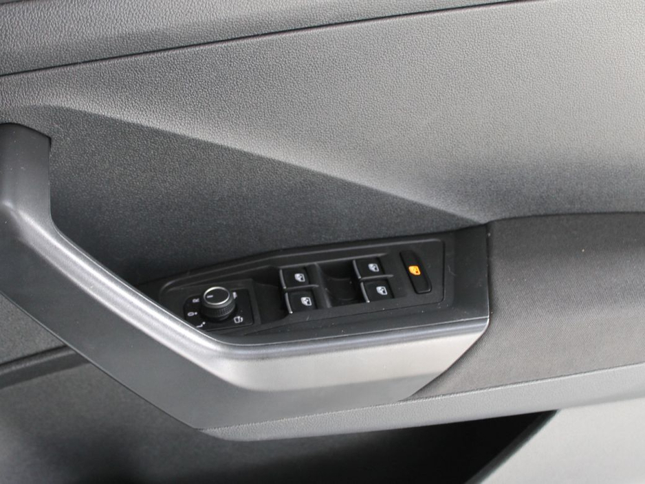 2019 Volkswagen T-Roc - image 30