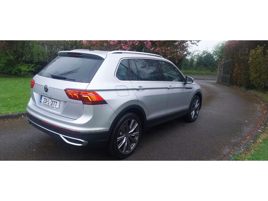 2023 Volkswagen Tiguan - image 6