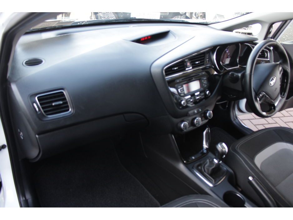 2016 Kia Ceed - image 19