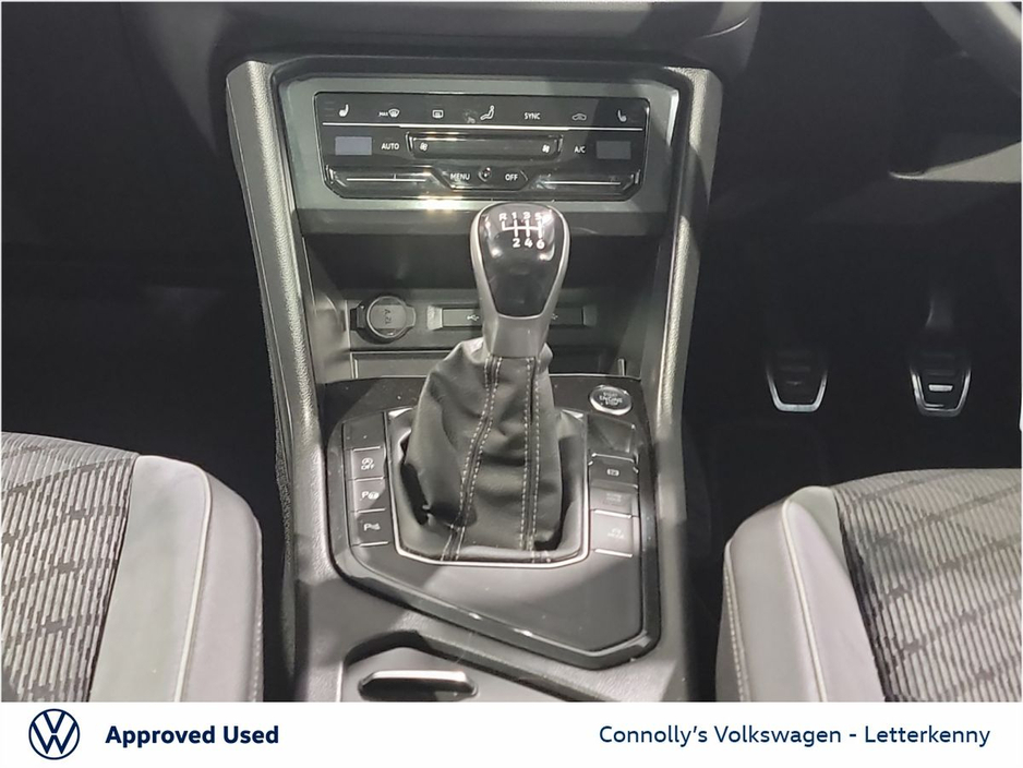 2021 Volkswagen Tiguan - image 10