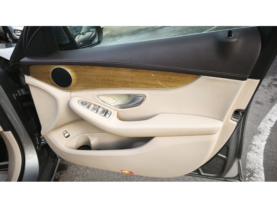 2016 Mercedes-Benz C Class - image 10