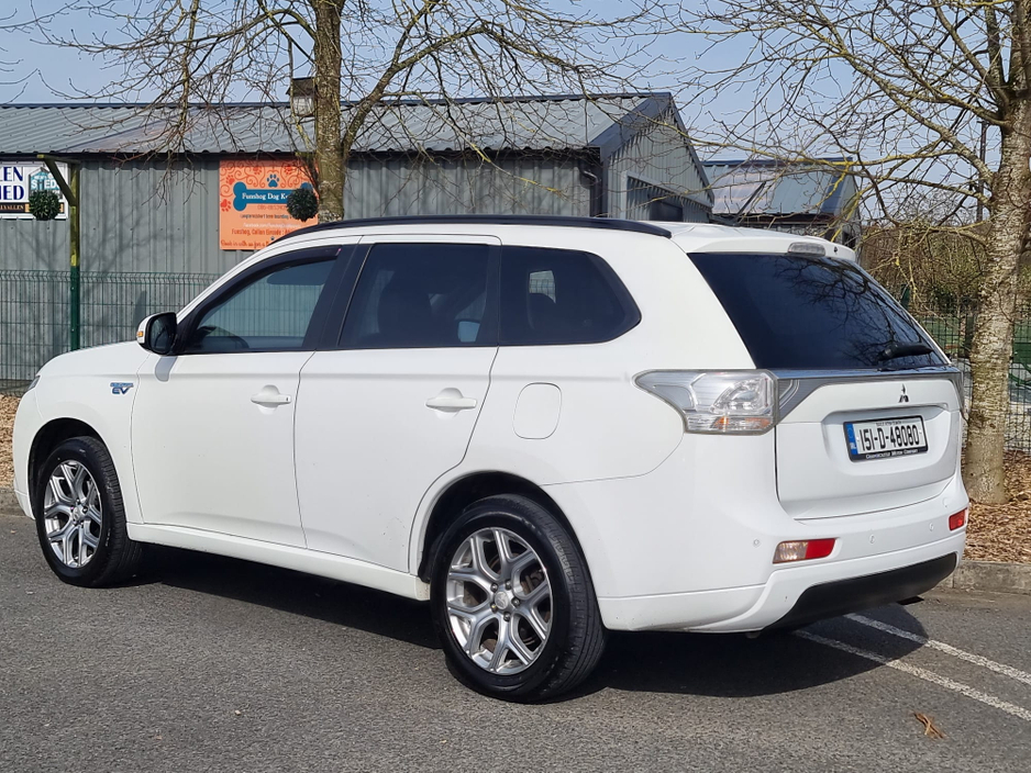 2015 Mitsubishi Outlander - image 12