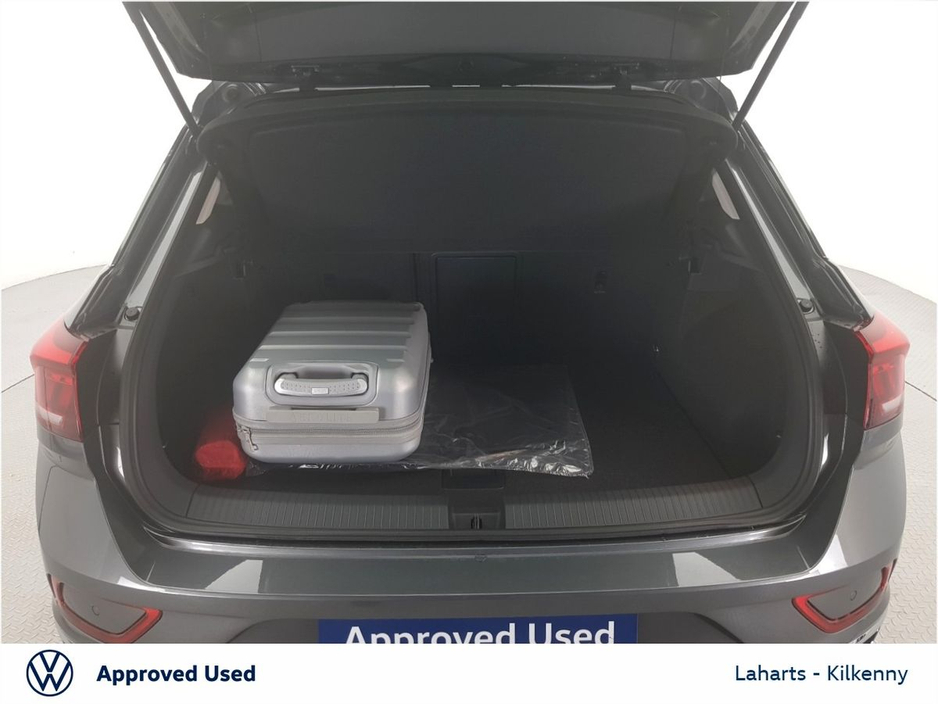 2023 Volkswagen T-Roc - image 10