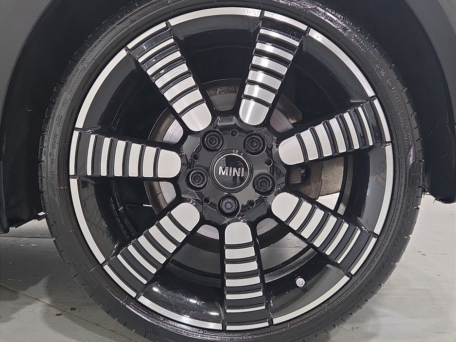2023 MINI Hatch - image 14
