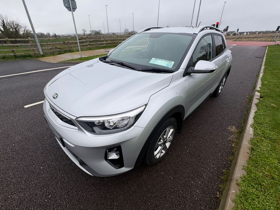 2020 Kia Stonic - image 4