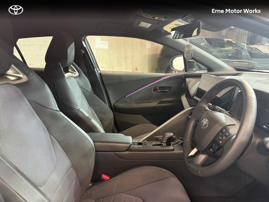 2024 Toyota C-HR - image 10