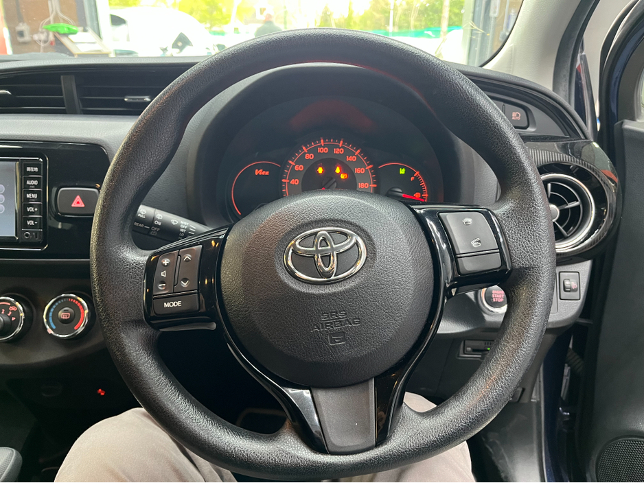 2018 Toyota Vitz - image 7
