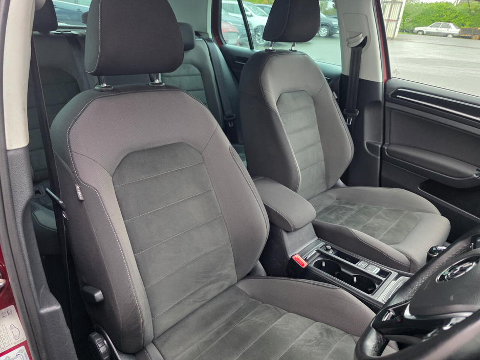 2019 Volkswagen Golf - image 14