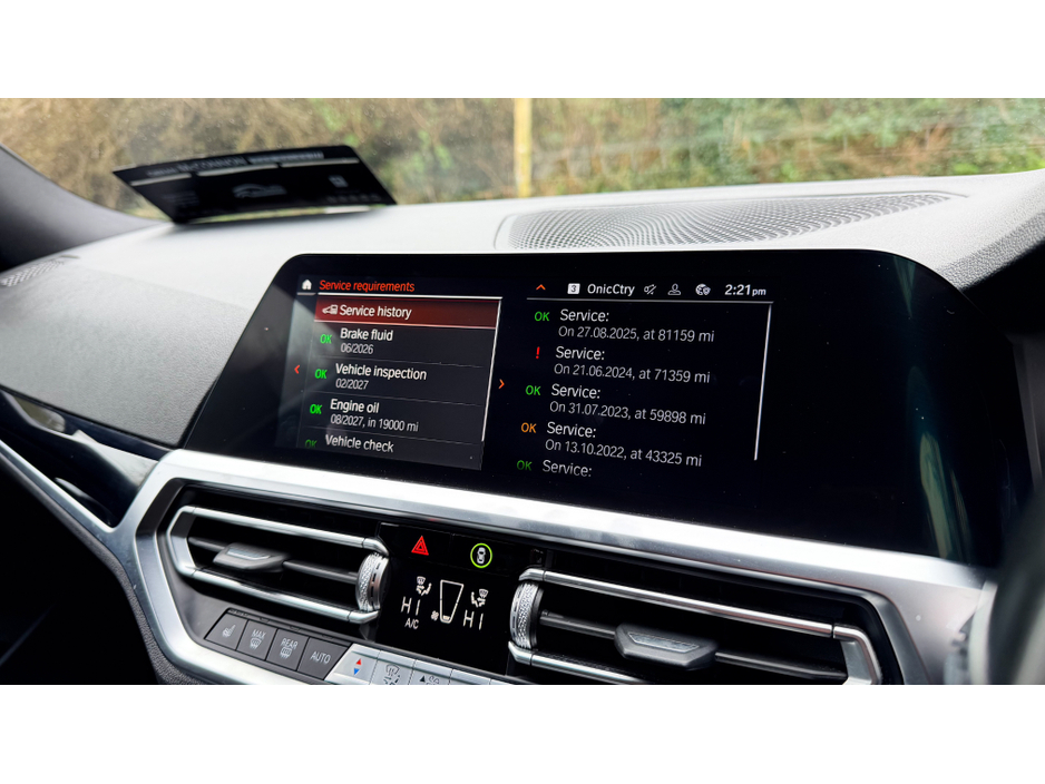 2021 BMW 3 Series - image 12