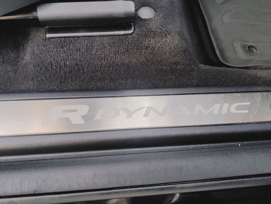 2023 Land Rover Discovery Sport - image 18