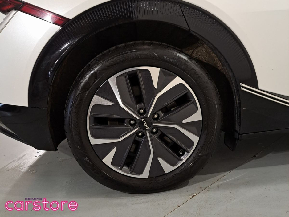 2022 Kia EV6 - image 14