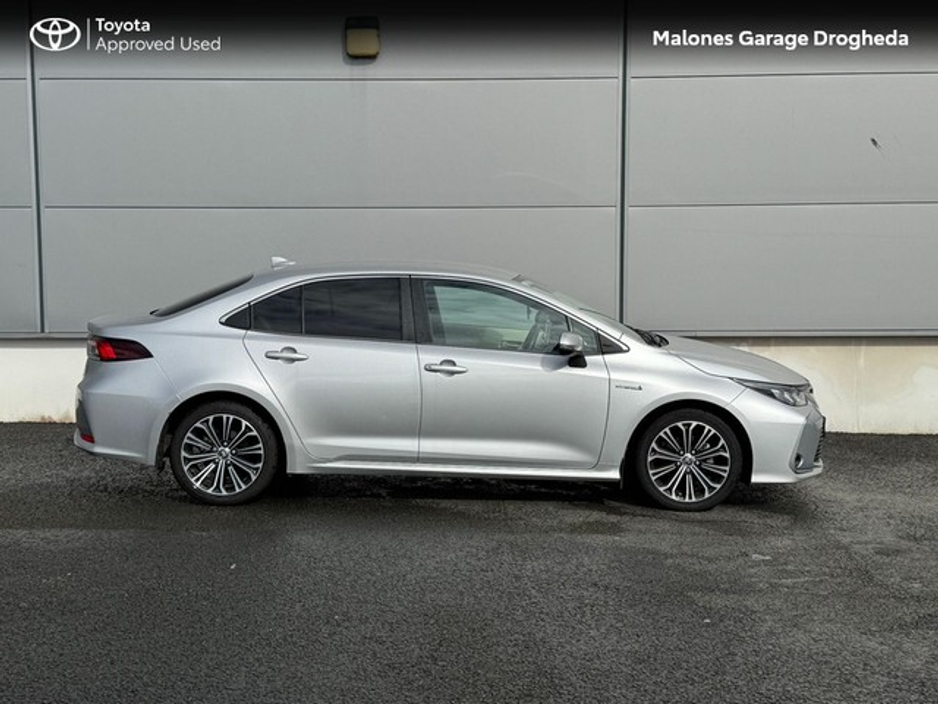 2021 Toyota Corolla - image 3