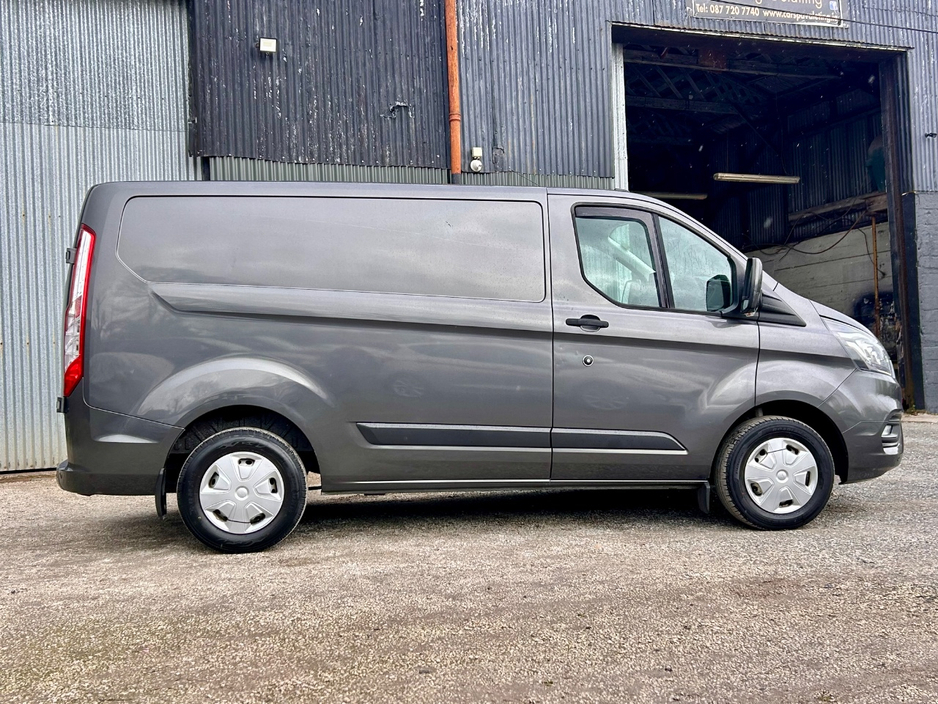 2021 Ford Transit Custom - image 3