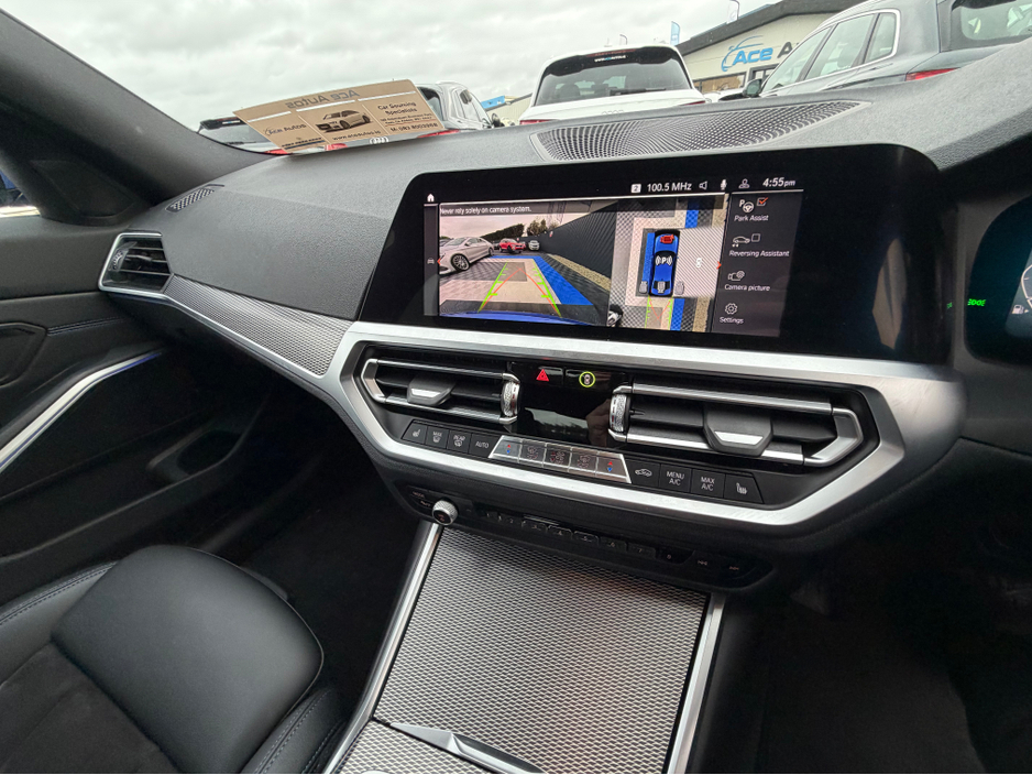 2020 BMW 3 Series - image 26