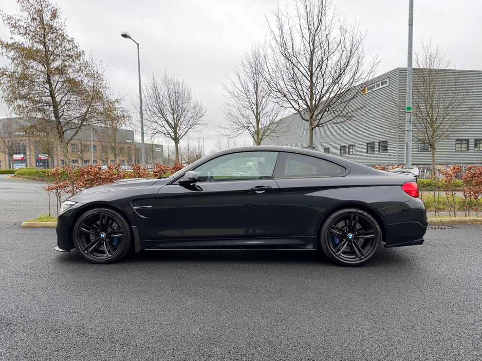 2014 BMW M4 - image 2