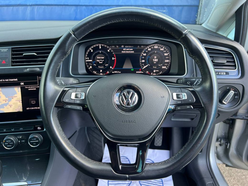 2020 Volkswagen Golf - image 4