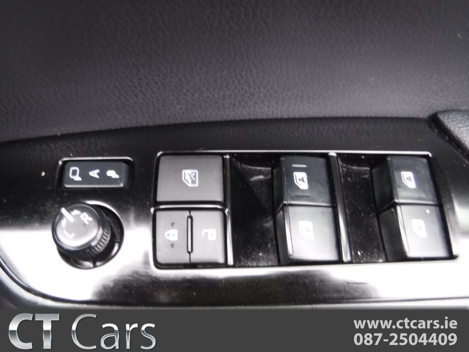 2018 Toyota Prius 1.8 AUTO HYBRID LOW MILES HIGH SPEC €15,950