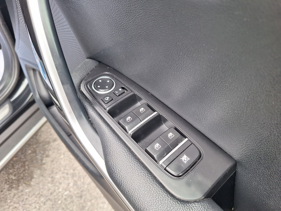 2023 Kia XCeed - image 12